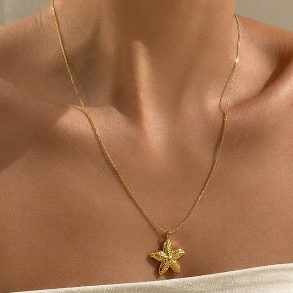 gold starfish necklace D93